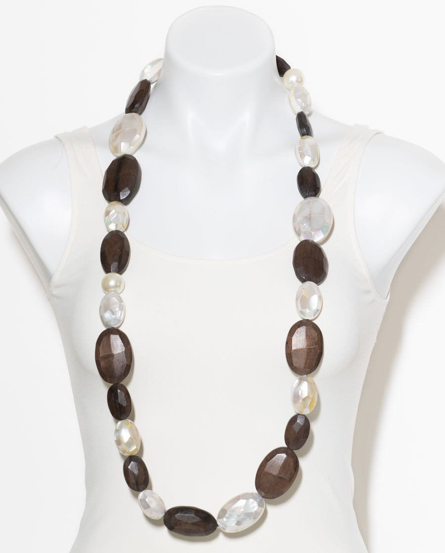 FACETED WOOD AND MOP NECKLACE WOOD/MOP/FAUX PEARL