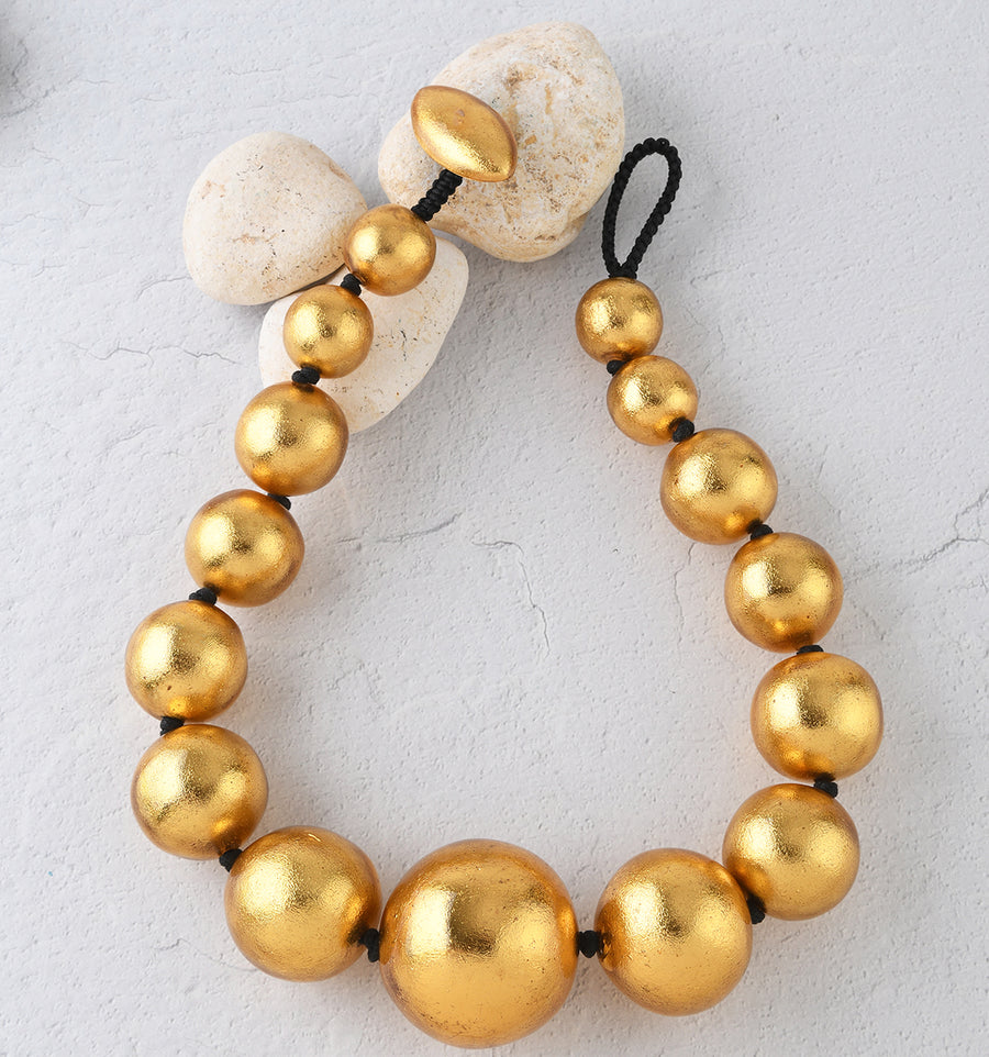 OVERSIZED BEADED GOLD FOIL NECKLACE. GOLD