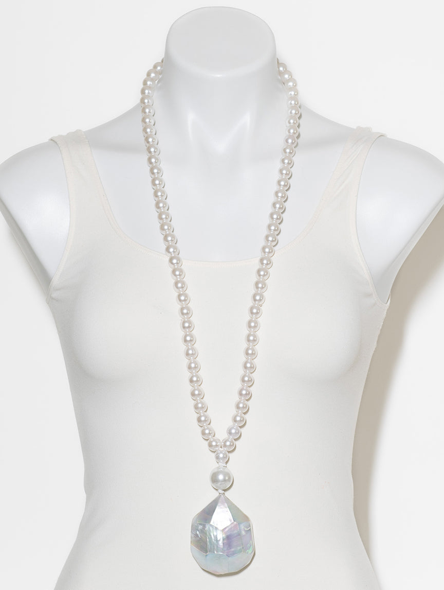 FAUX PEARL AND FACETED MOTHER-OF-PEARL PENDANT