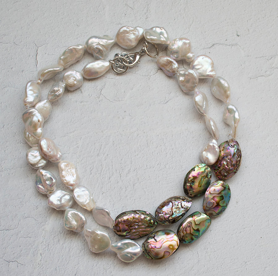 BAROQUE PEARL AND ABALONE ACCENT NECKLACE. PEARL/ABALONE
