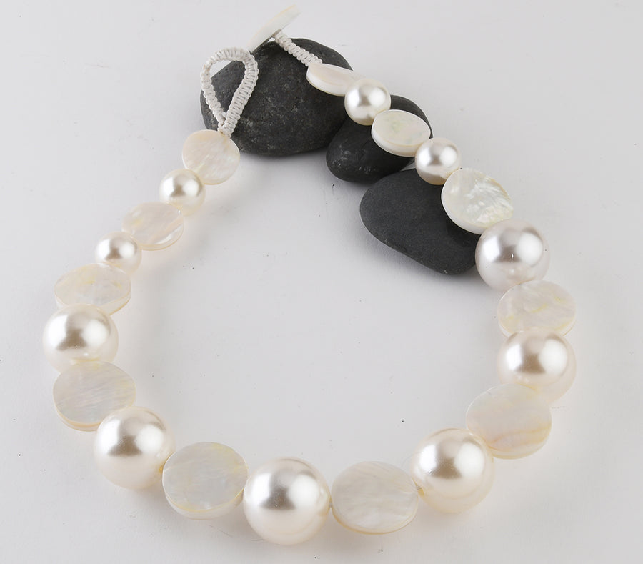 WHITE MOTHER OF PEARL AND FAUX PEARL STATION NECKLACE. WHITE MOP/WHITE