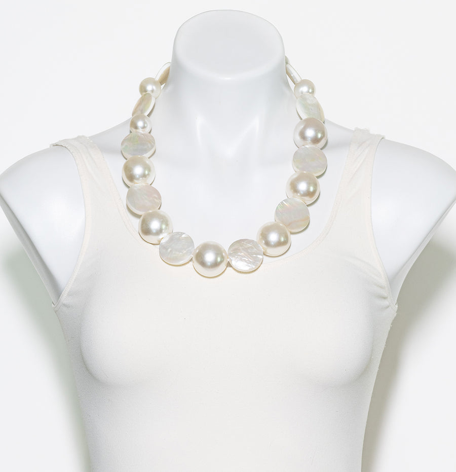 WHITE MOTHER OF PEARL AND FAUX PEARL STATION NECKLACE. WHITE MOP/WHITE