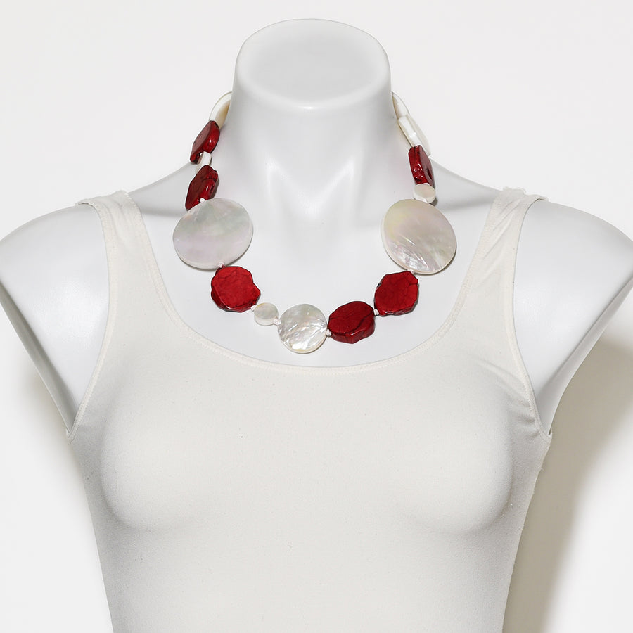 WHITE MOP AND CORAL RED HOWLITE ACCENT NECKLACE. CORAL RED/WHITE